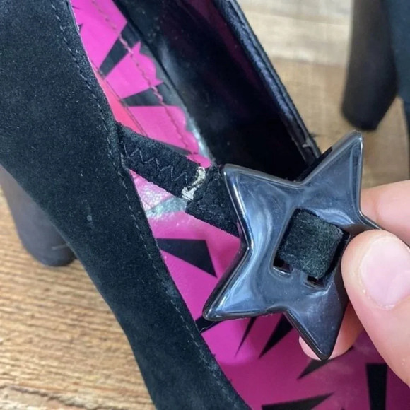 Betseyville Black Leather Star Strap Heels Womens 9M Slip On - Picture 2 of 15